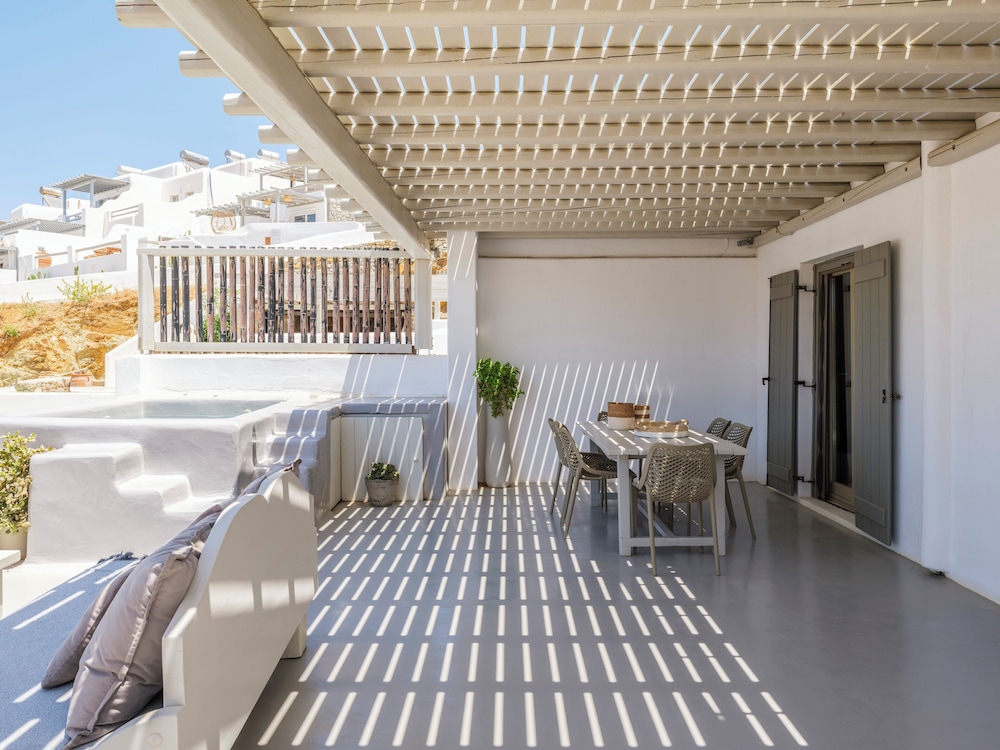 Mykonos Residence Villas & Suites 42/48