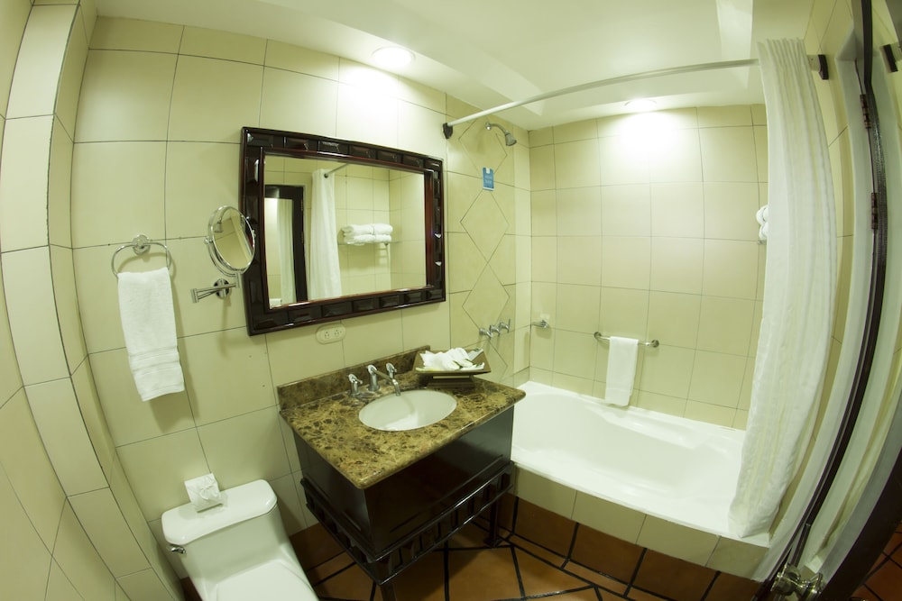 Baldi Hot Springs Hotel Spa 72/73