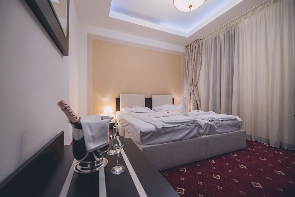 HOTEL BULEVARD PREDEAL 10/56