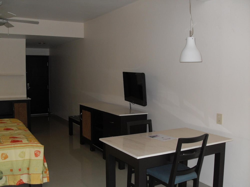 Hotel Playa Cristal 24/47