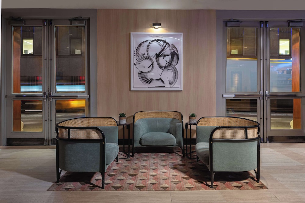 Dream Midtown 64/72