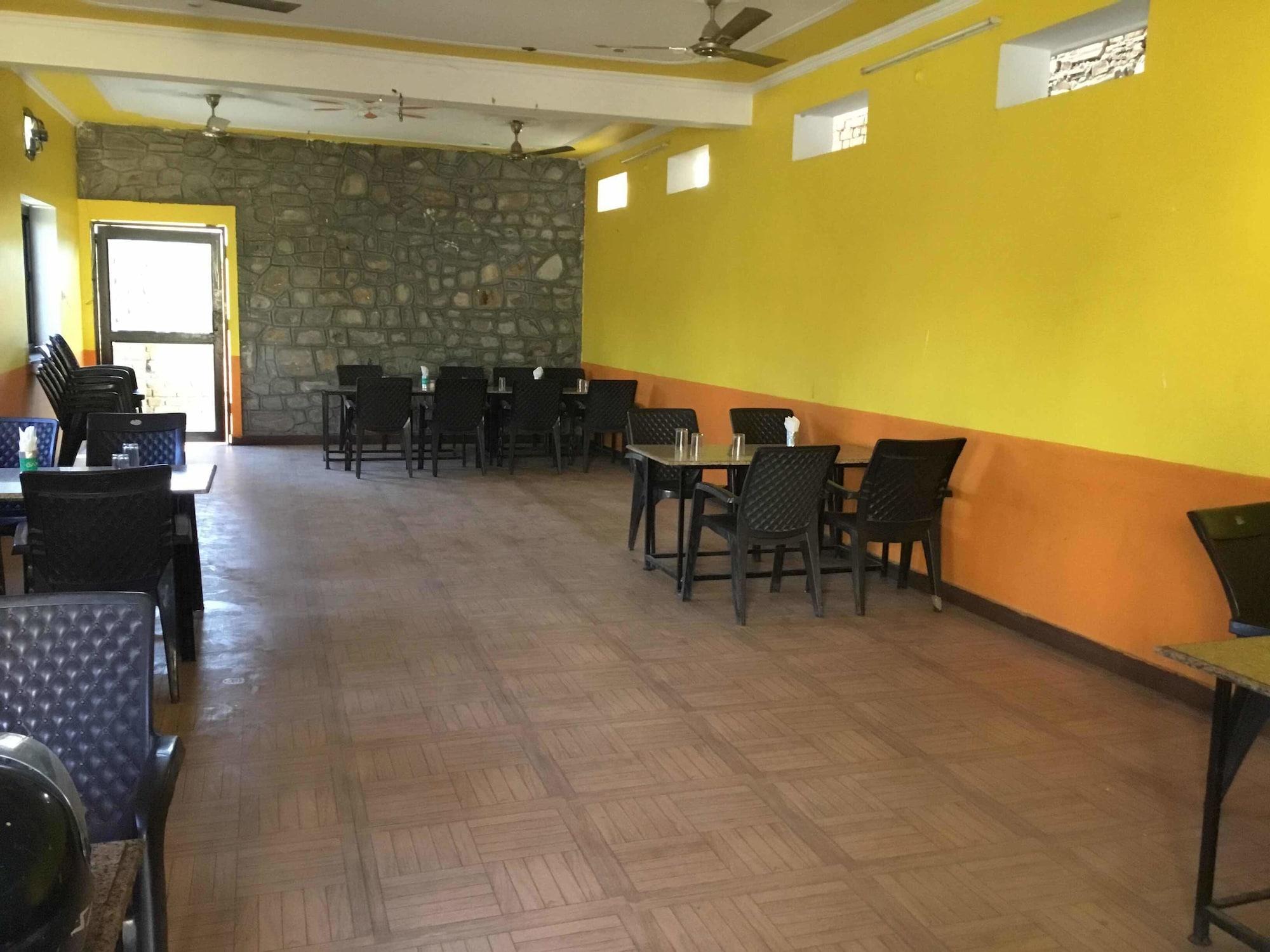 Royal Zayka Hotel & Restaurant 13/17