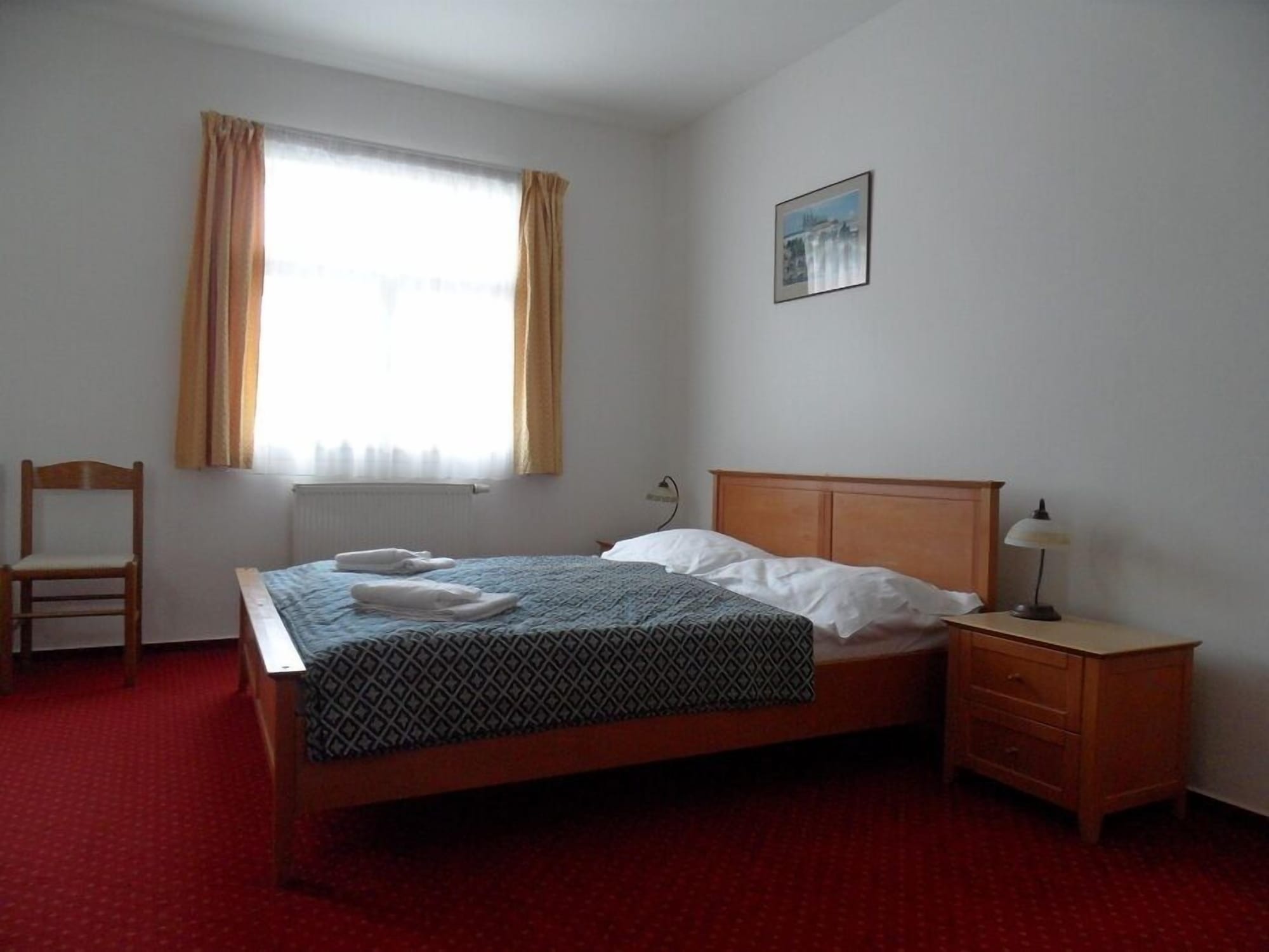 ROOM, SINGLE