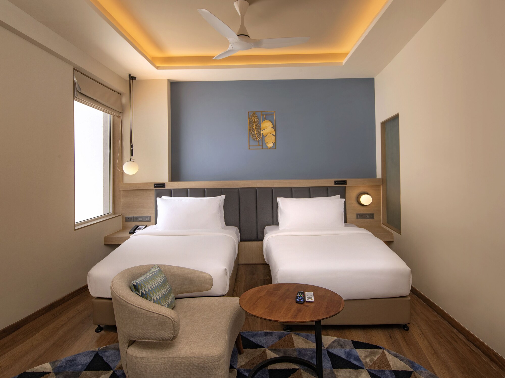 DELUXE, TWIN BEDS