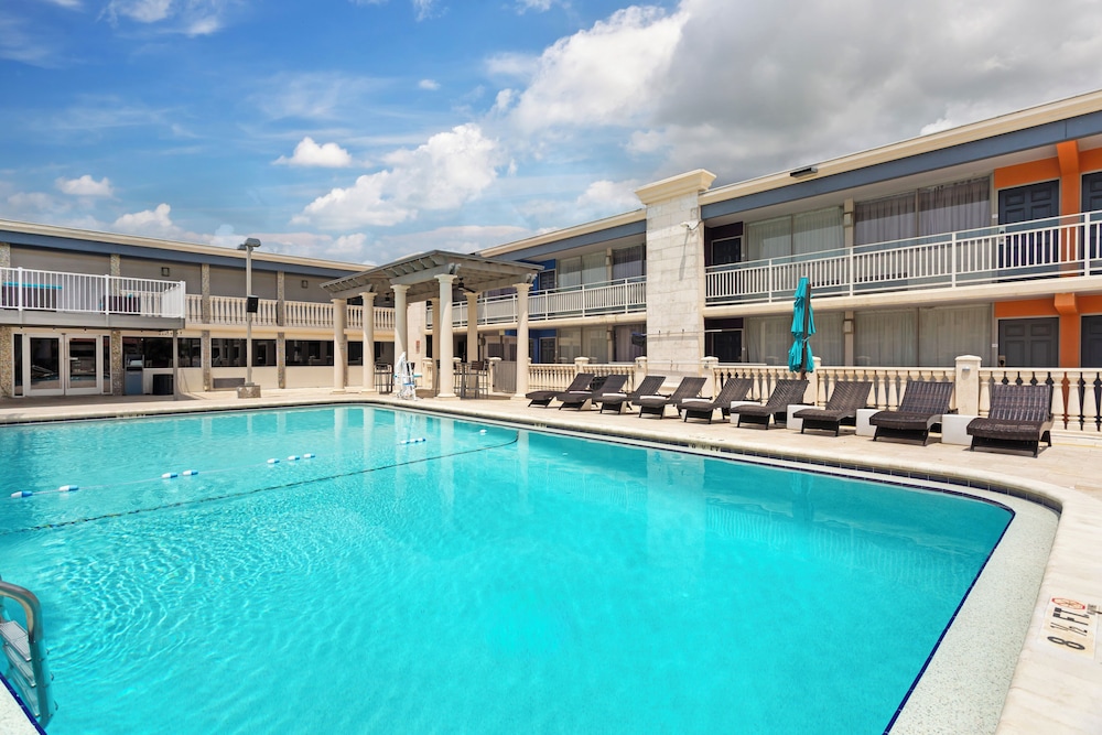 布兰登坦帕凯瑞华晟酒店及会议中心(Quality Inn and Conference Center Tampa-Brandon) 图片5