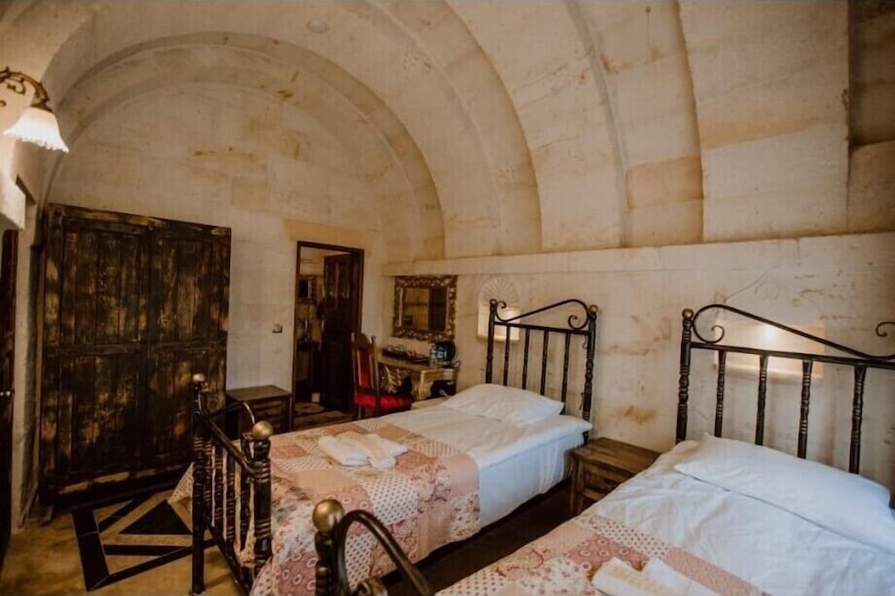 Royal Cave Hotel 20/58