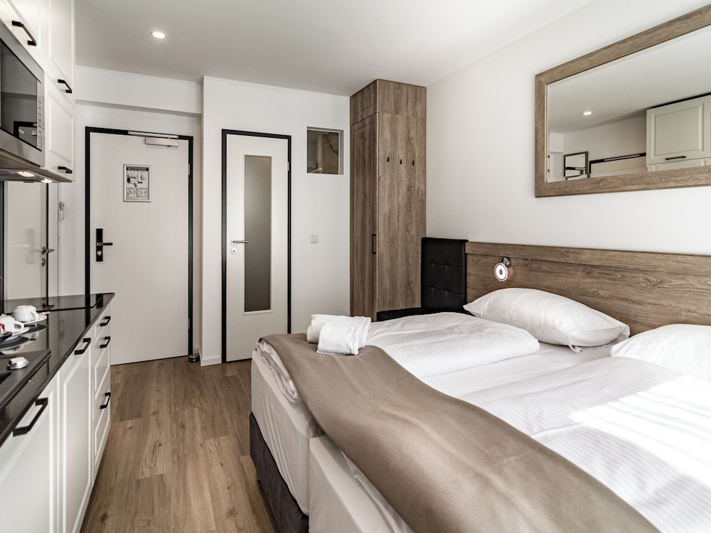 STANDARD, DOUBLE OR TWIN BED