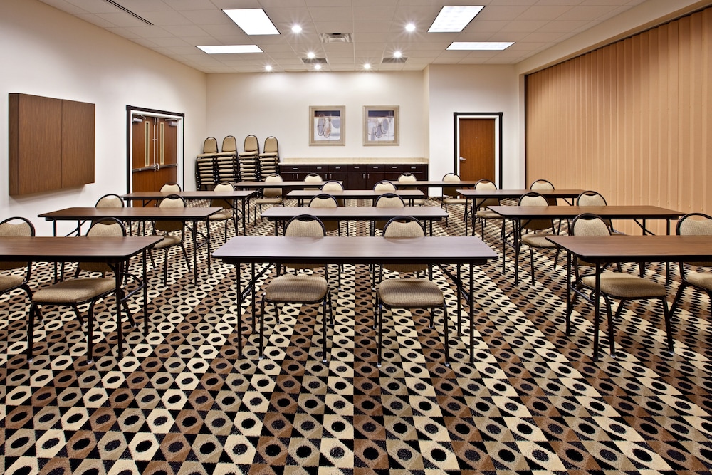 Holiday Inn Louisville Airport South 49/62