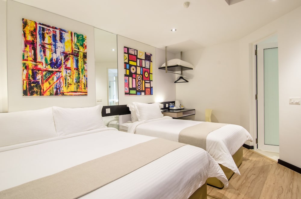 12fly Hotel 15/32