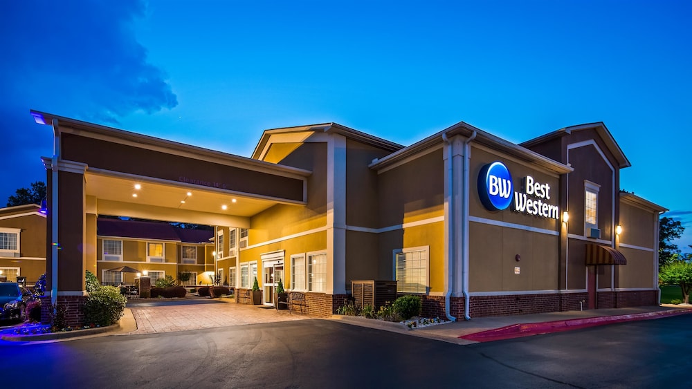 Best Western Sherwood Inn & Suites 4/50