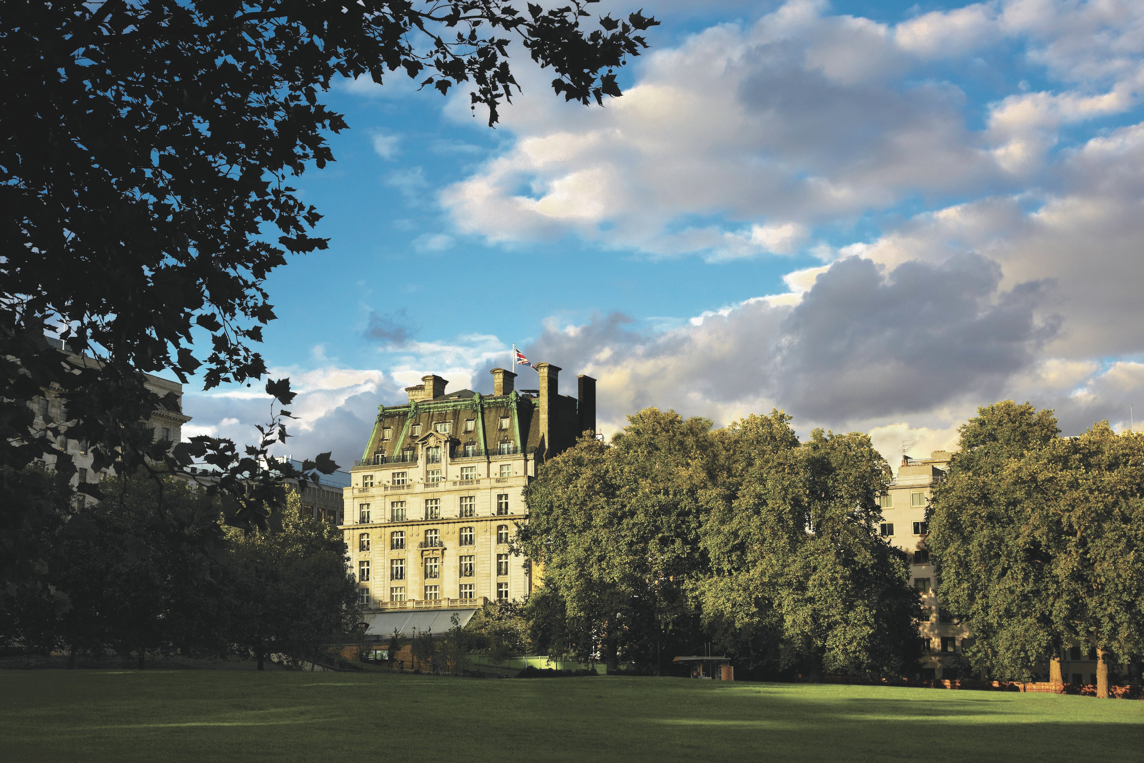 RITZ LONDON 93/99