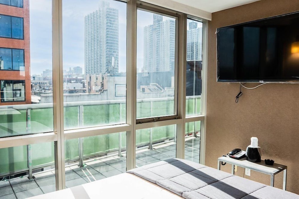 Hotel Moca NYC 33/45