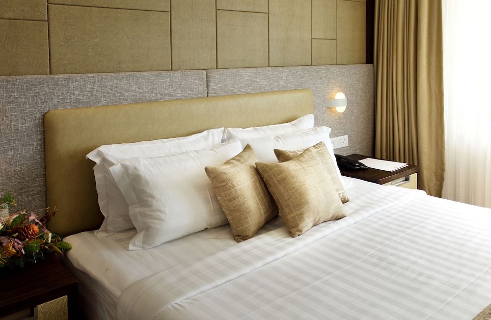 SUGAR BUSINESS HOTEL 16/45