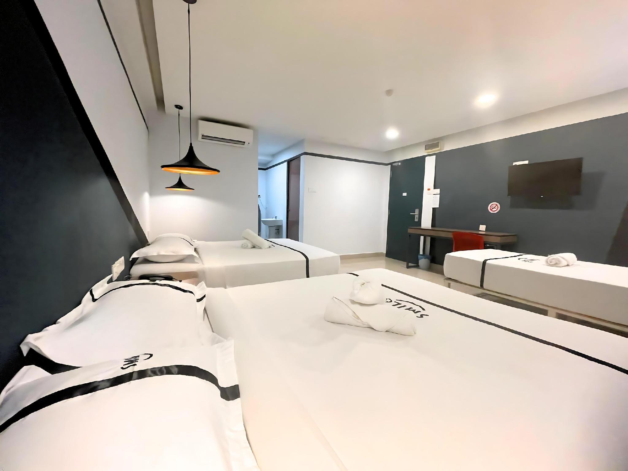 5 Rooms, Family