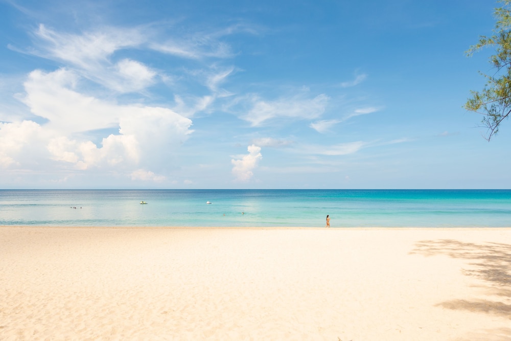 Katathani Phuket Beach Resort 63/66