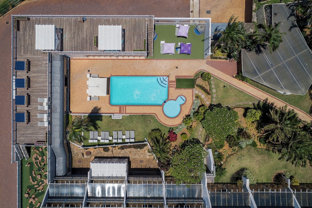 Umhlanga Cabanas 7/35