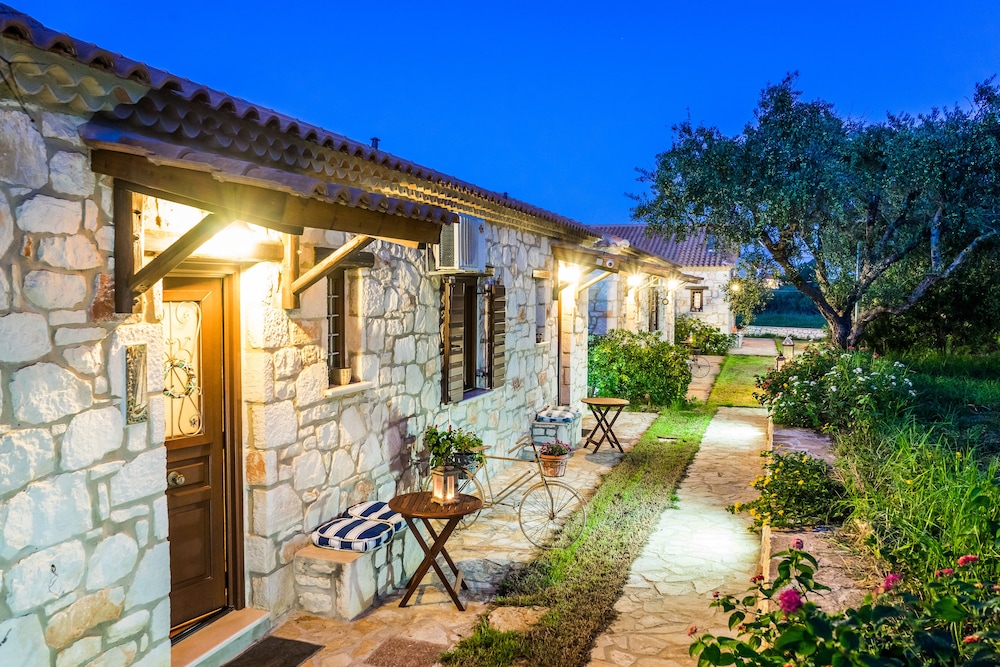 KAVOS PSAROU VILLAS 3/50