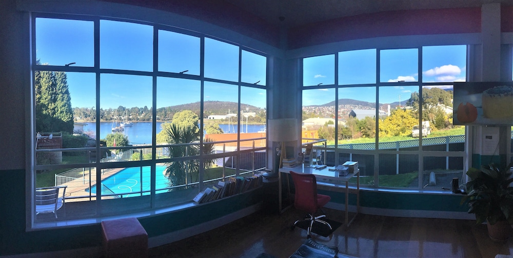 Waterfront Lodge Motel 39/70