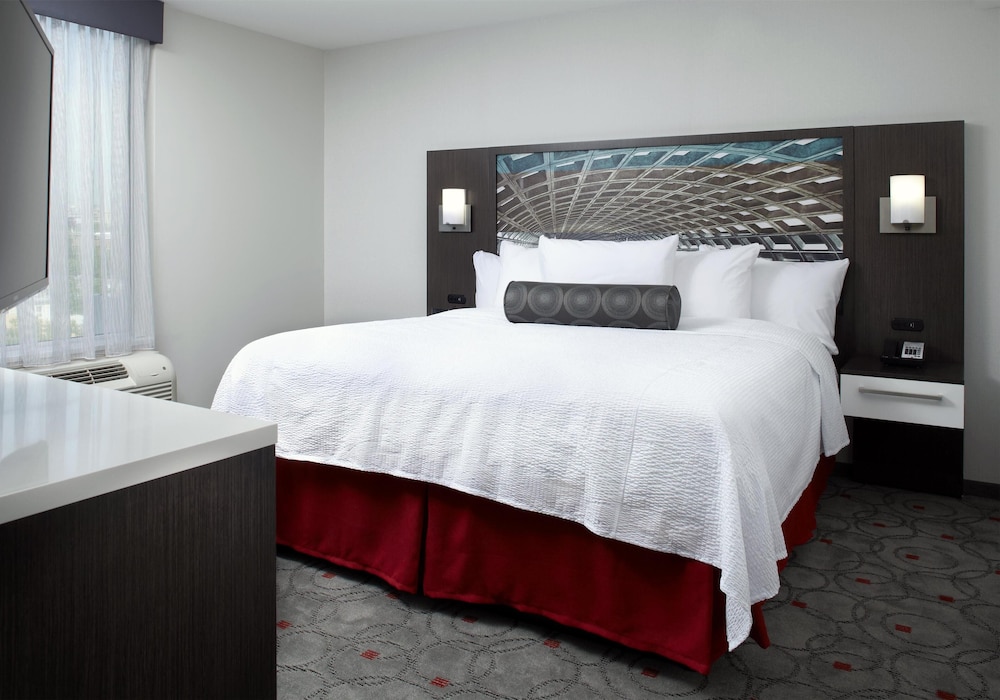 جناح بسرير كينج بغرفة نوم واحدة مع أريكة، Hyatt Washington DC / Convention Center 4/7