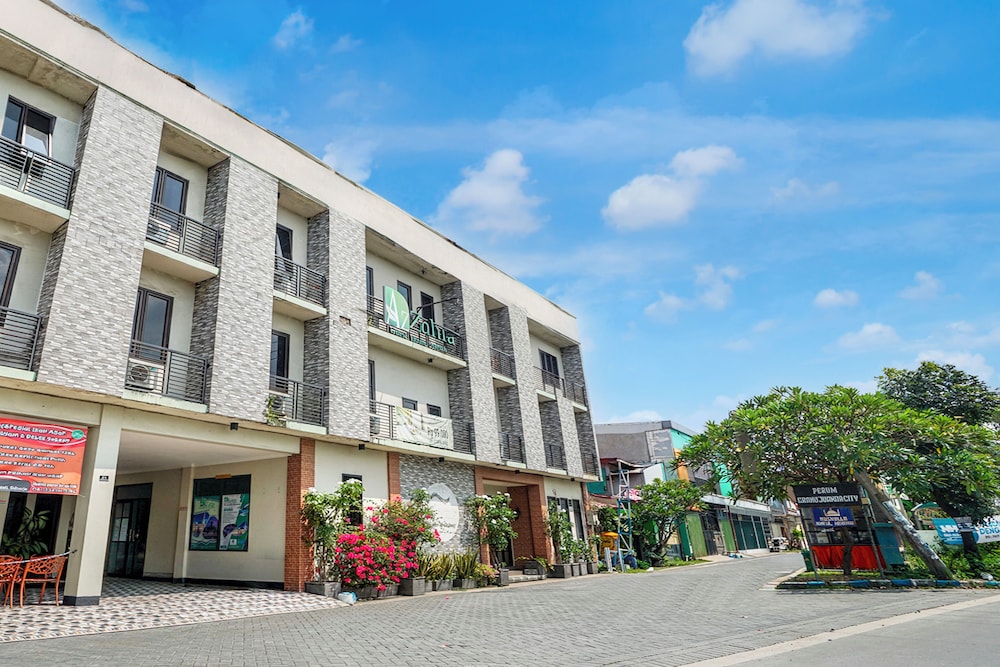Hotel O near Juanda Airport formerly Azzahra Guest House Family 24/26