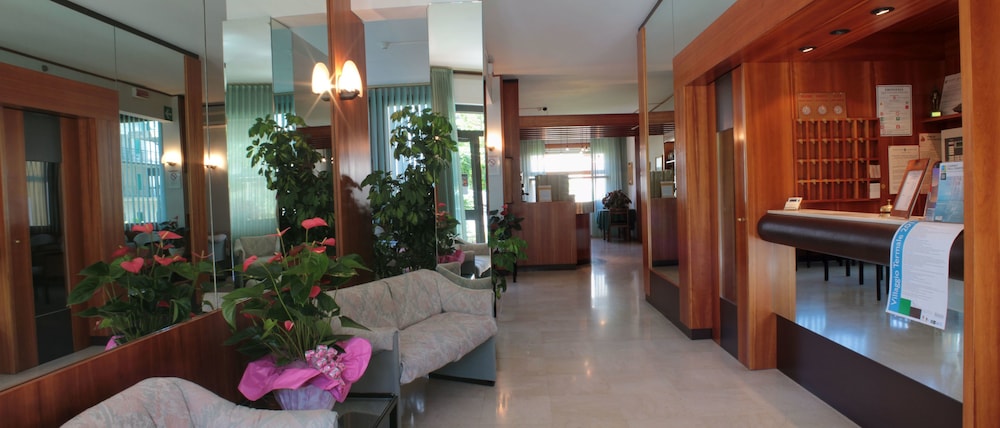 Hotel Saturno 12/30