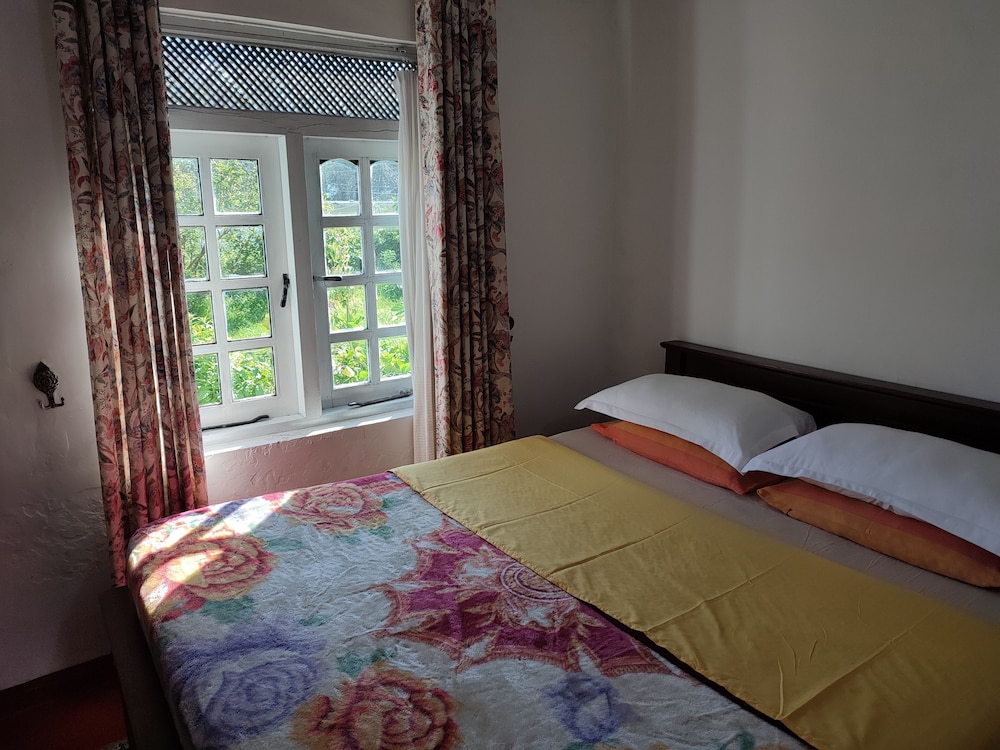 Andrews Hostel 8/50