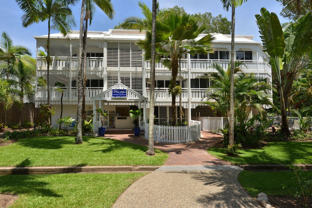 Apartments At the White House Port Douglas 4/65