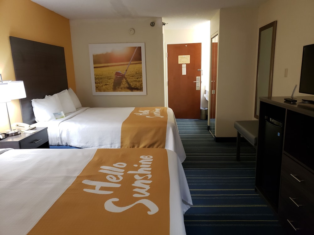 Days Inn By Wyndham Burlington East 8/31
