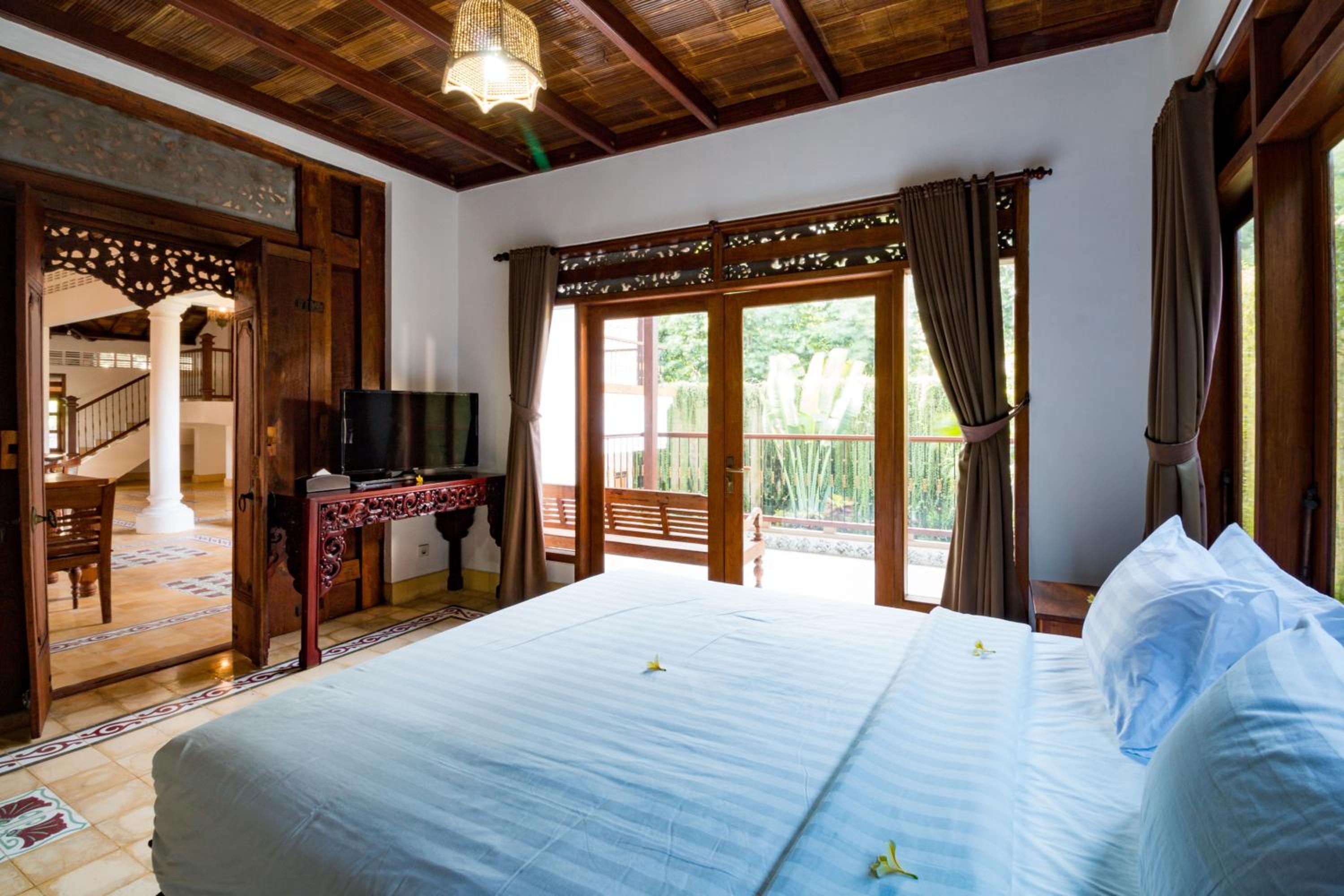 3 Bedrooms, Villa