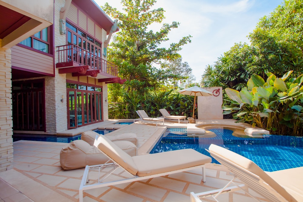 Amatapura Beach Villa 1 10/59
