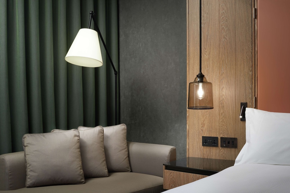 Hilton London Bankside 43/66