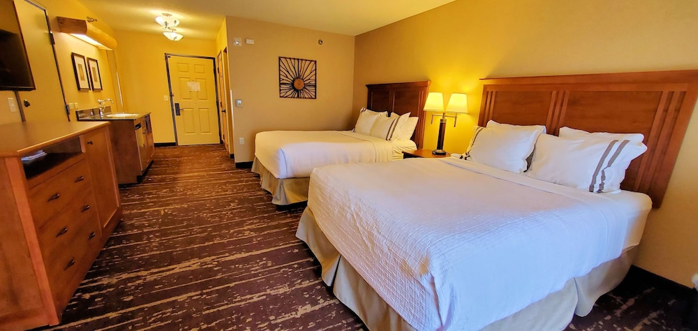 Best Western Premier The Lodge On Lake Detroit 9/35