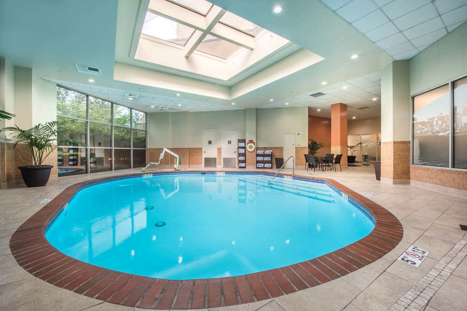 swimming pool spa