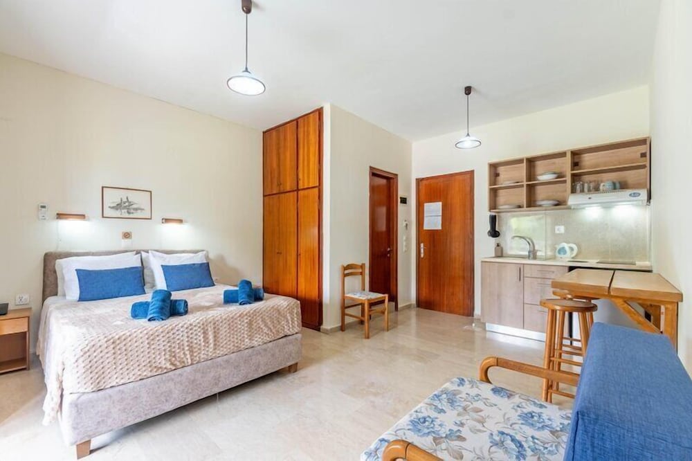 استوديو بسرير كوين وسرير فردي، Angela Hotel & Apartments 3/10