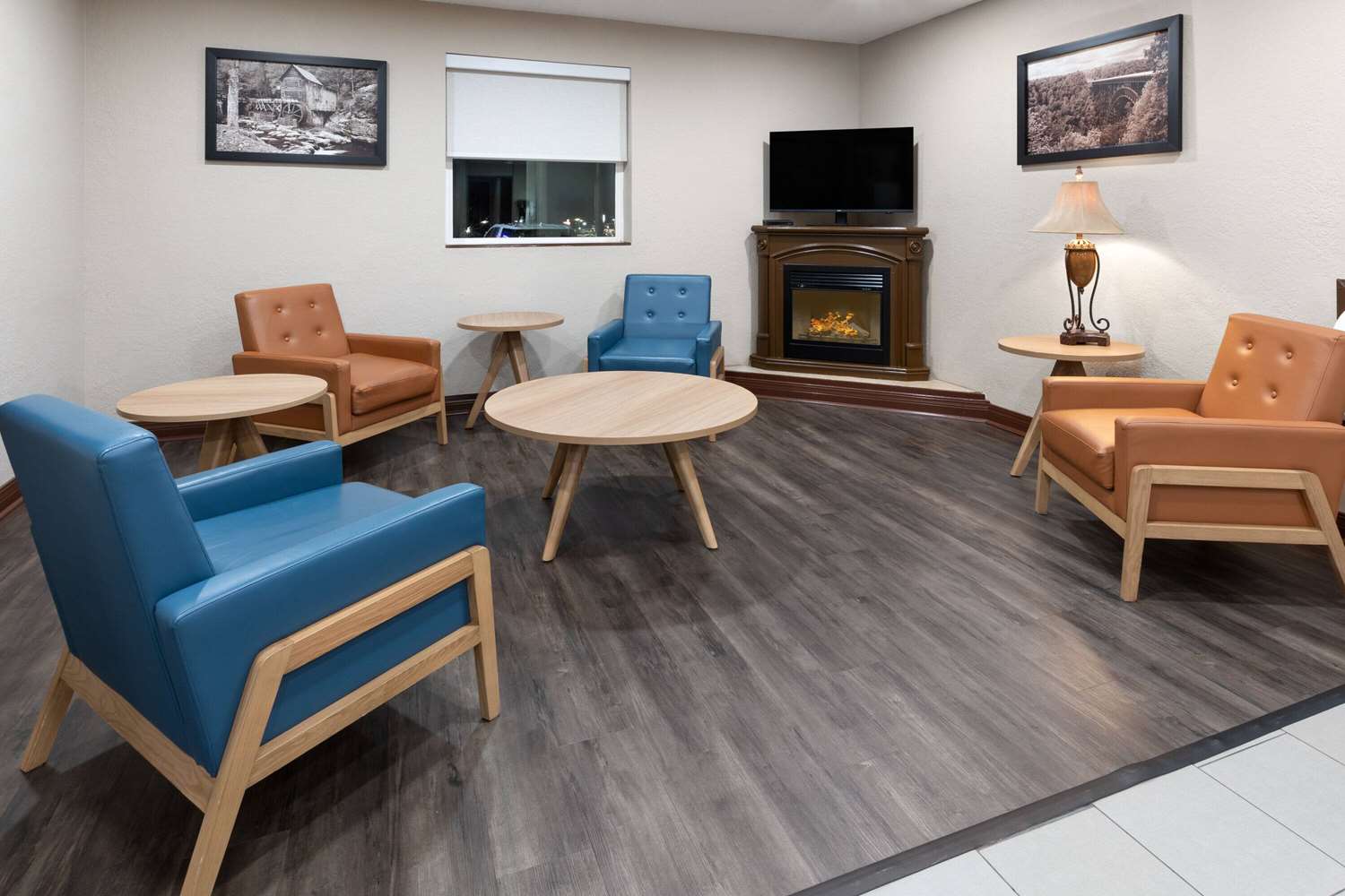 Super 8 By Wyndham Summersville 12/19