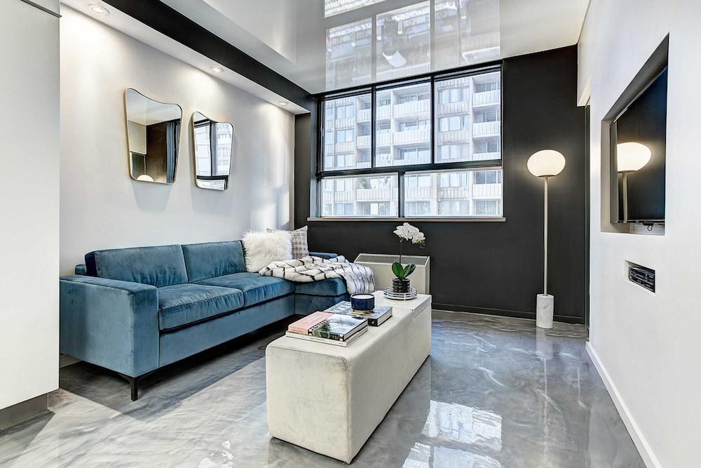 Pierce Boutique Apartments 58/73