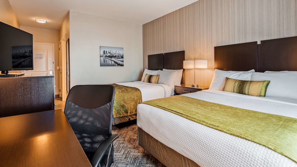 Best Western Plus Philadelphia-Pennsauken Hotel 10/32