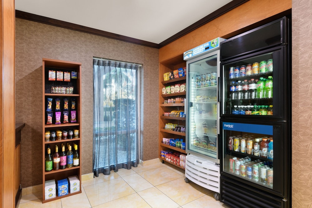 Fairfield Inn And Suites By Marriott Ft Pierce 2/50