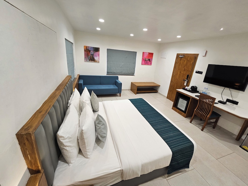 The Fern Wisteria Resort Dhari 22/53