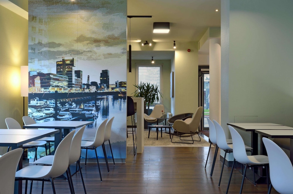 B&B Hotel Dusseldorf-City-Sued 37/49