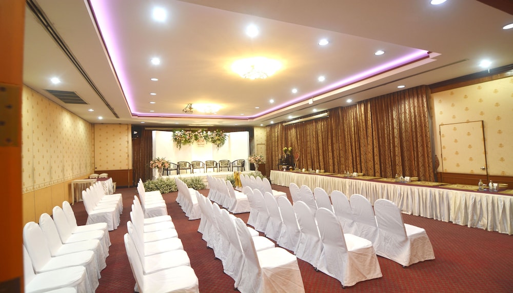 Chumphon Gardens Hotel 56/64