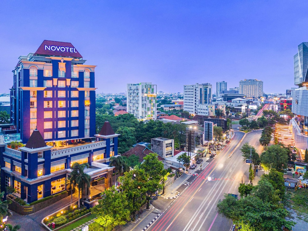 NOVOTEL SEMARANG 2/76