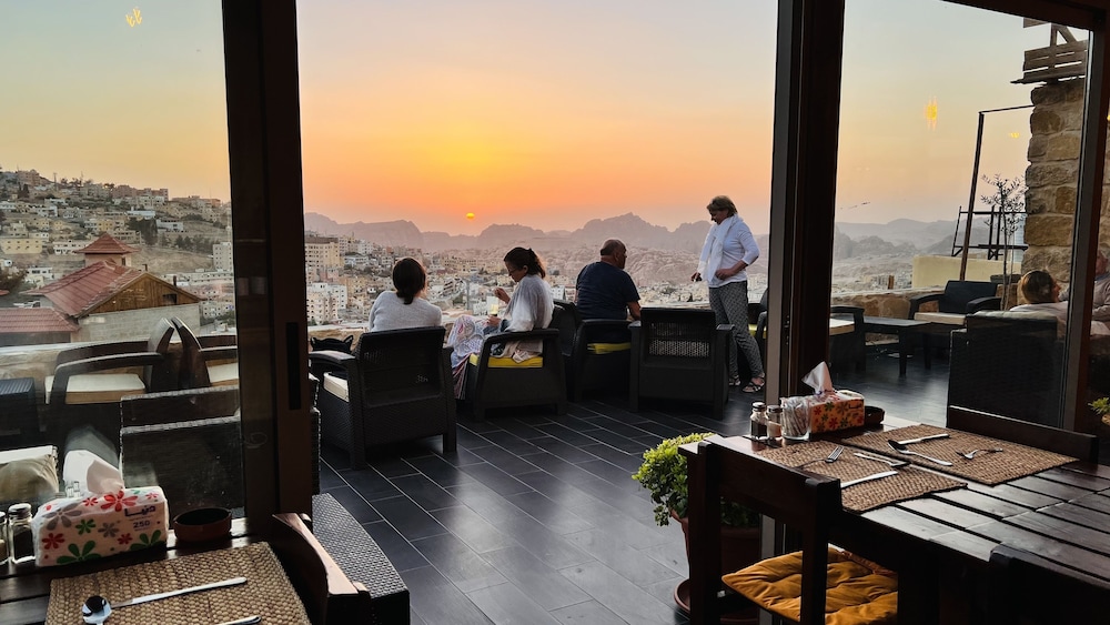 Ata Ali Hotel 5/28