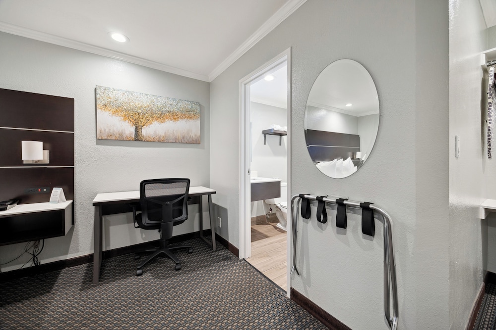 Bayhill Inn San Bruno 25/36