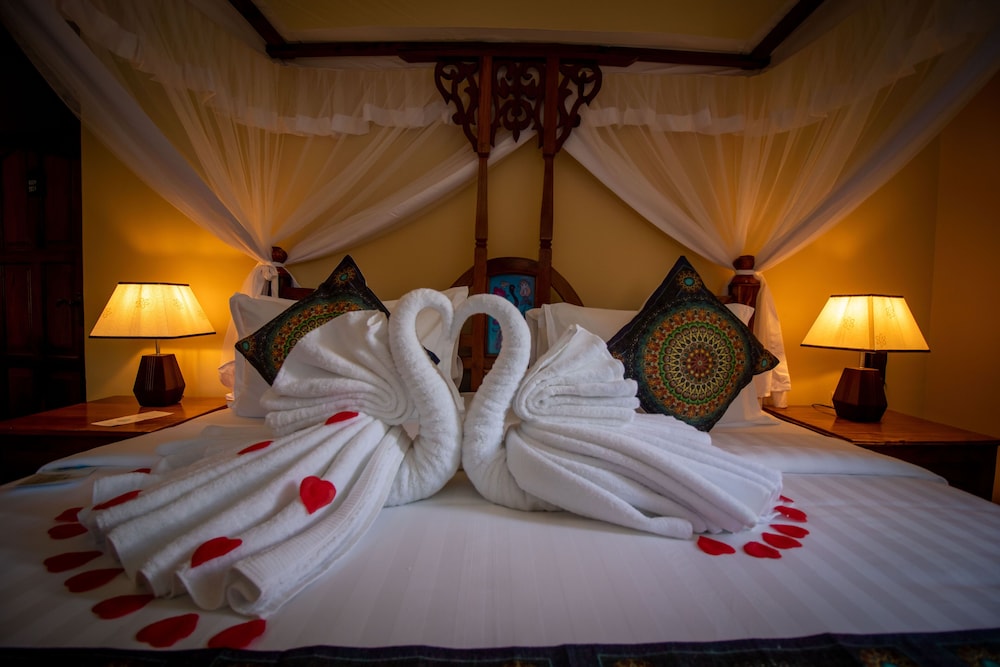 Sunny Palms Beach Bungalows 19/65