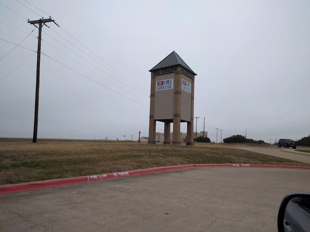 American Inn Cleburne 30/31