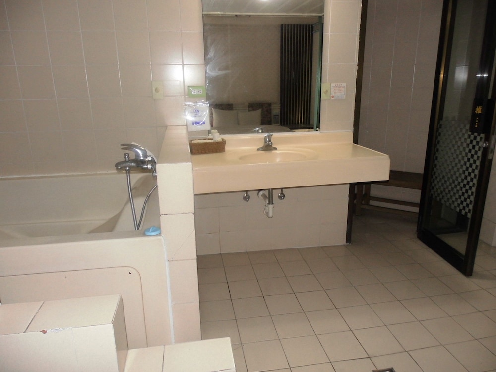 Modern Plaza Hotel 30/30