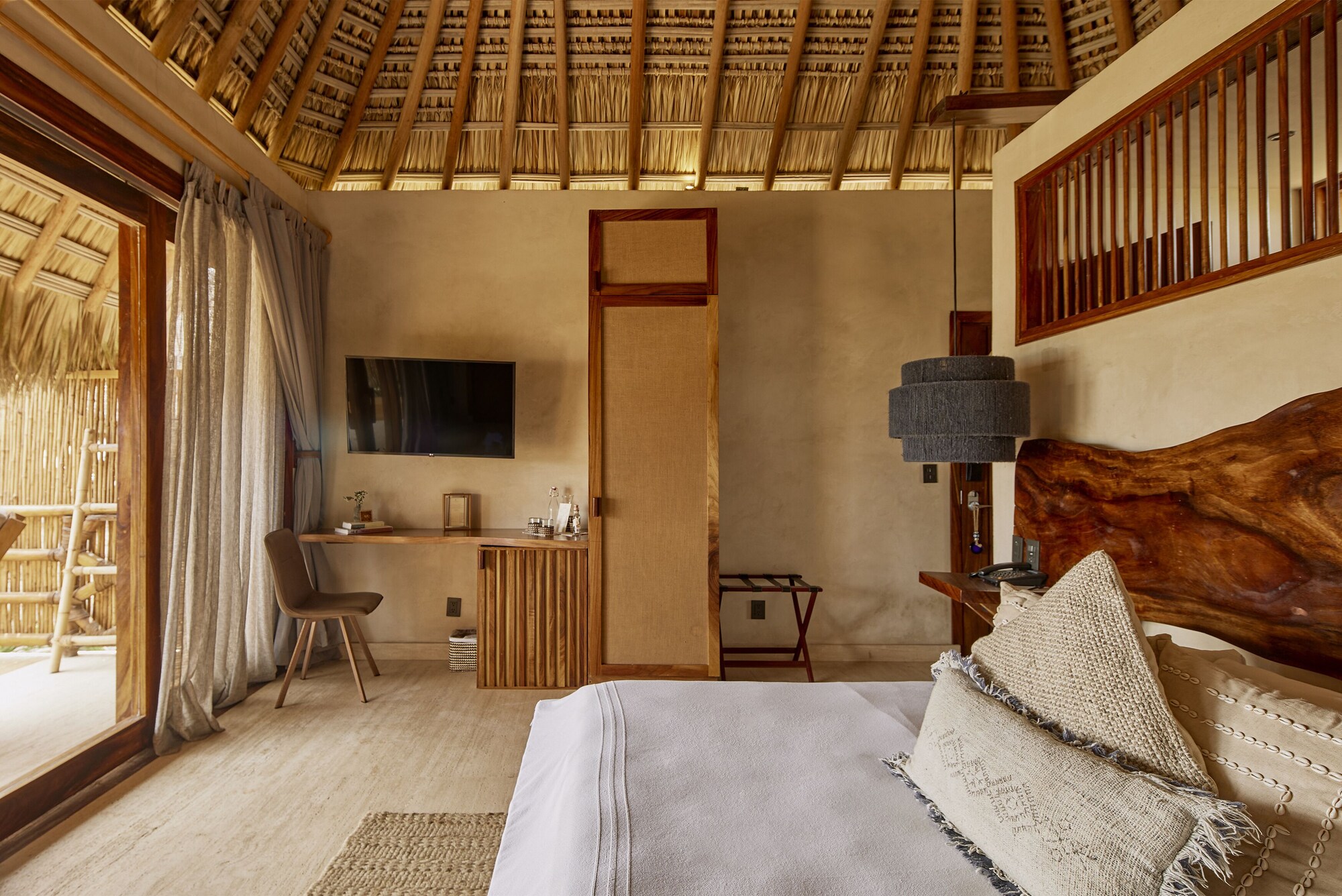 SUITE, OCEAN FRONT