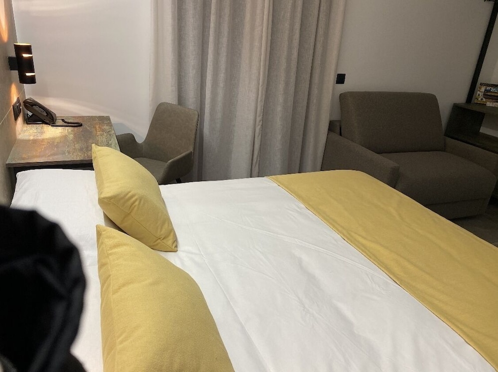 Hotel Angel 25/50