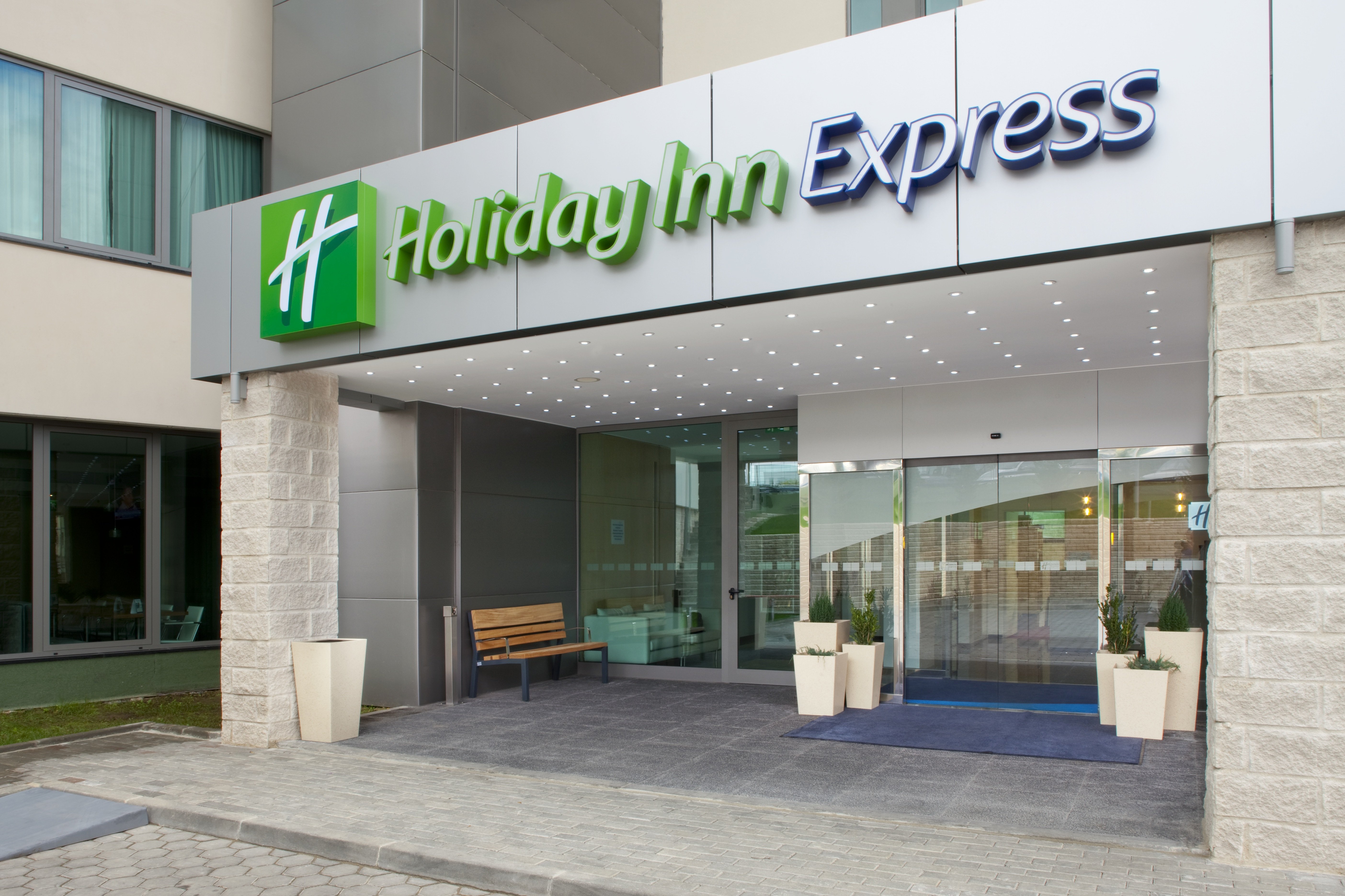 HOLIDAY INN EXPRESS LISBON AIRPORT 2/78
